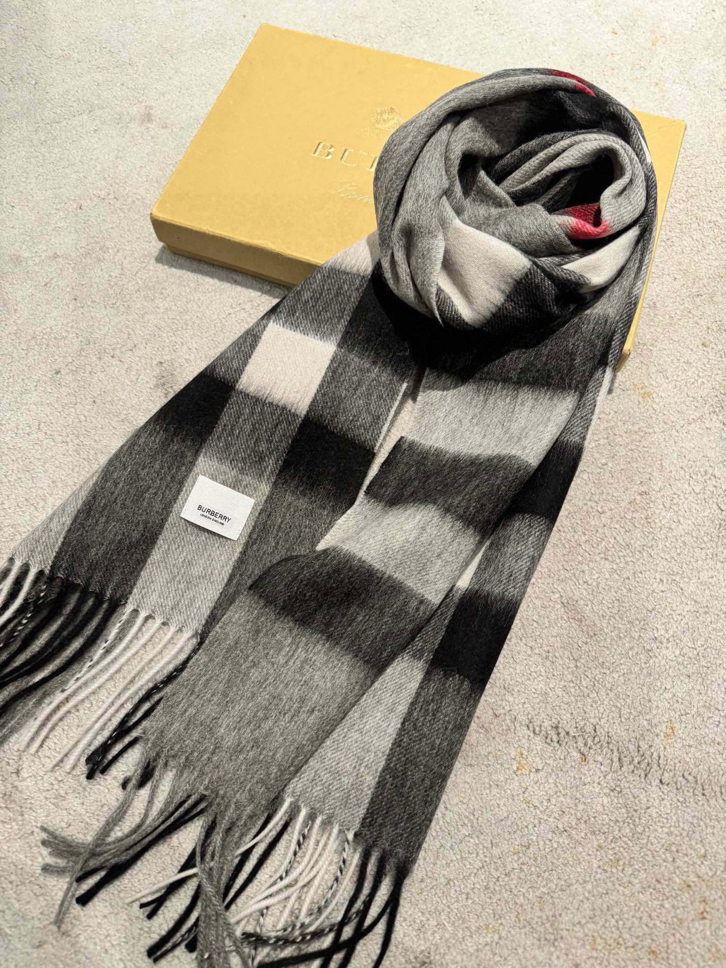 B**rry scarf 35x180cm