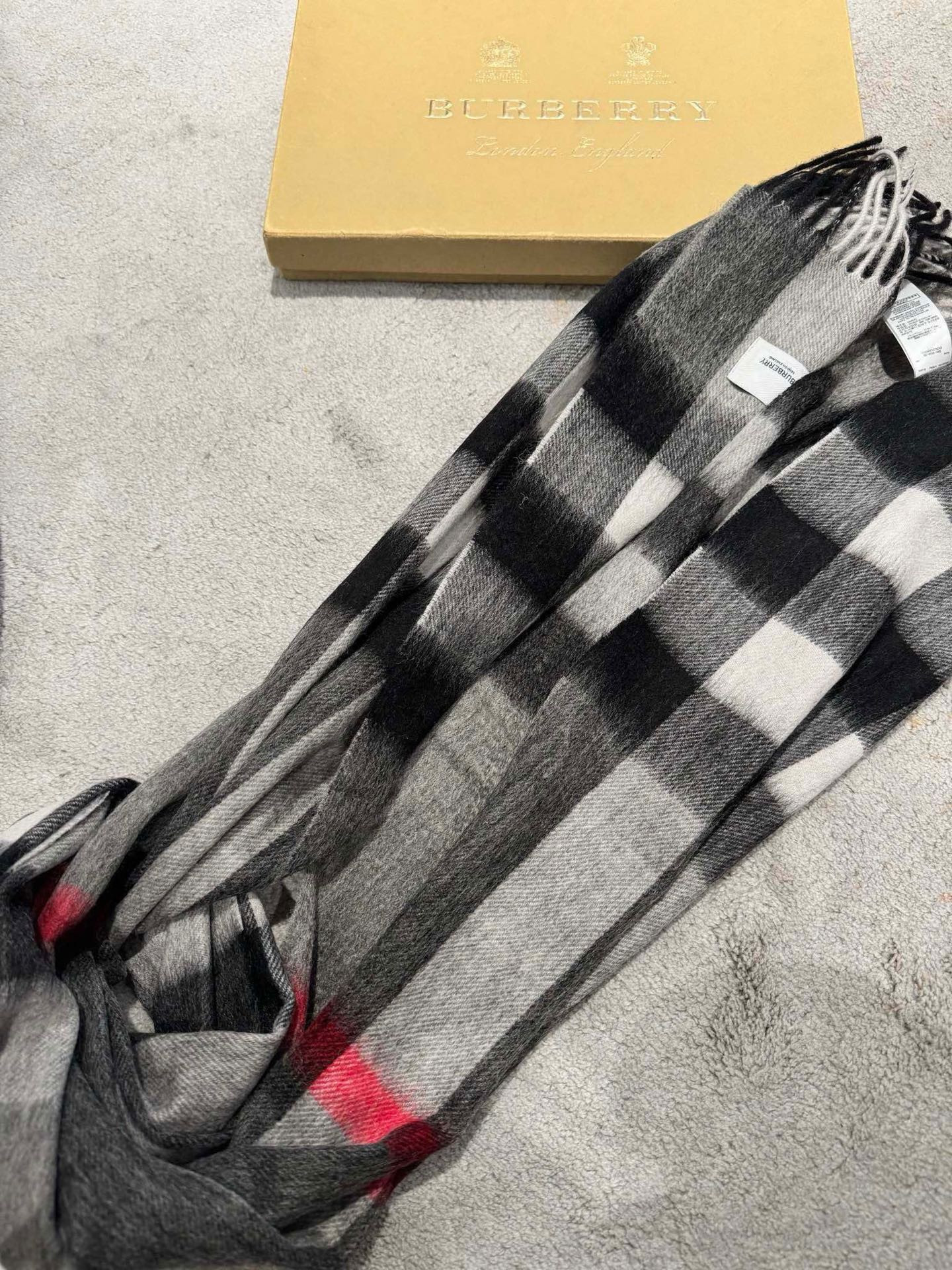 B**rry scarf 35x180cm