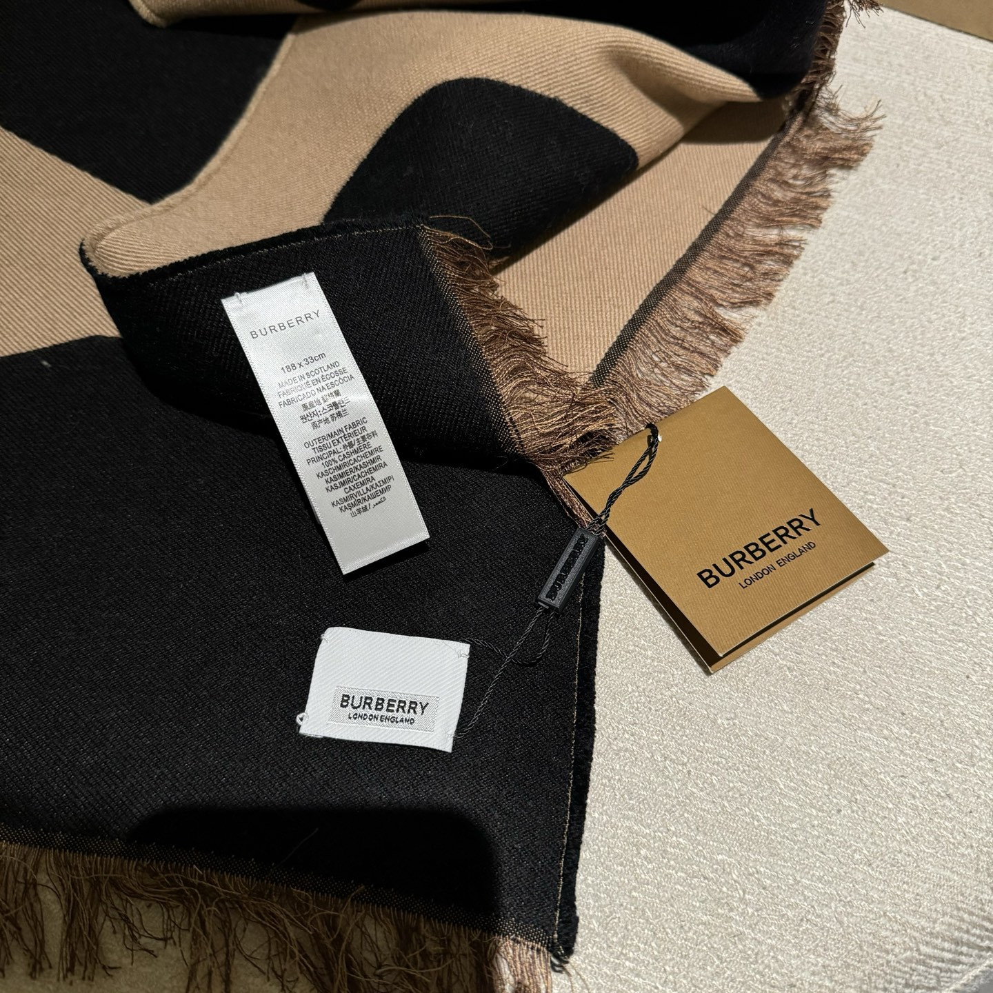B**rry scarf 33x188cm 100% wool