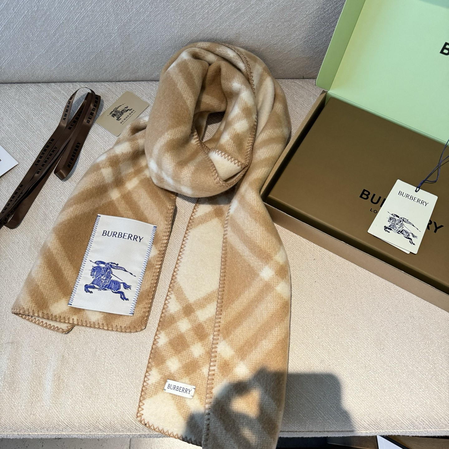 B**rry scarf 30x182cm 100% wool