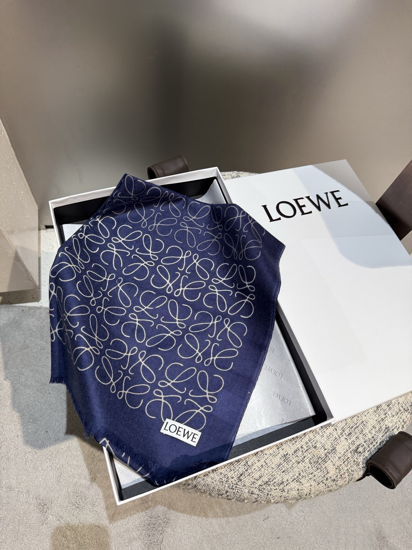 L0ew* scarf 45x180cm