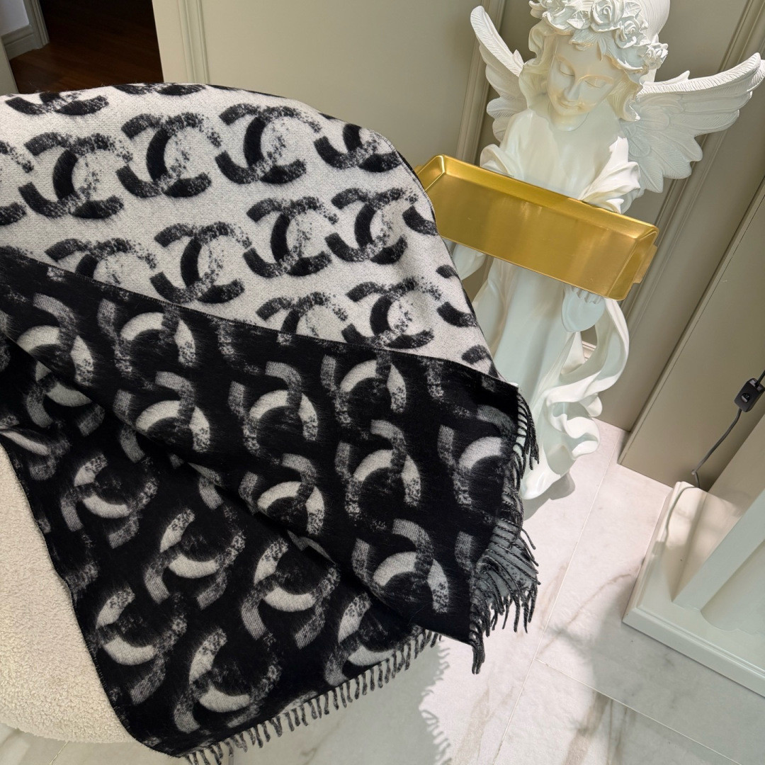 Ch*el scarf 65x210cm 100% cashmere