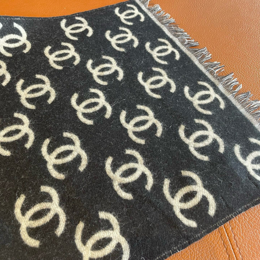 Ch*el scarf 35x180cm 95% wool 5% cashmere