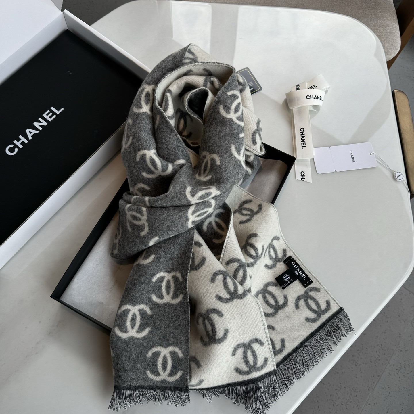 Ch*el scarf 35x180cm 92% wool 8% cashmere