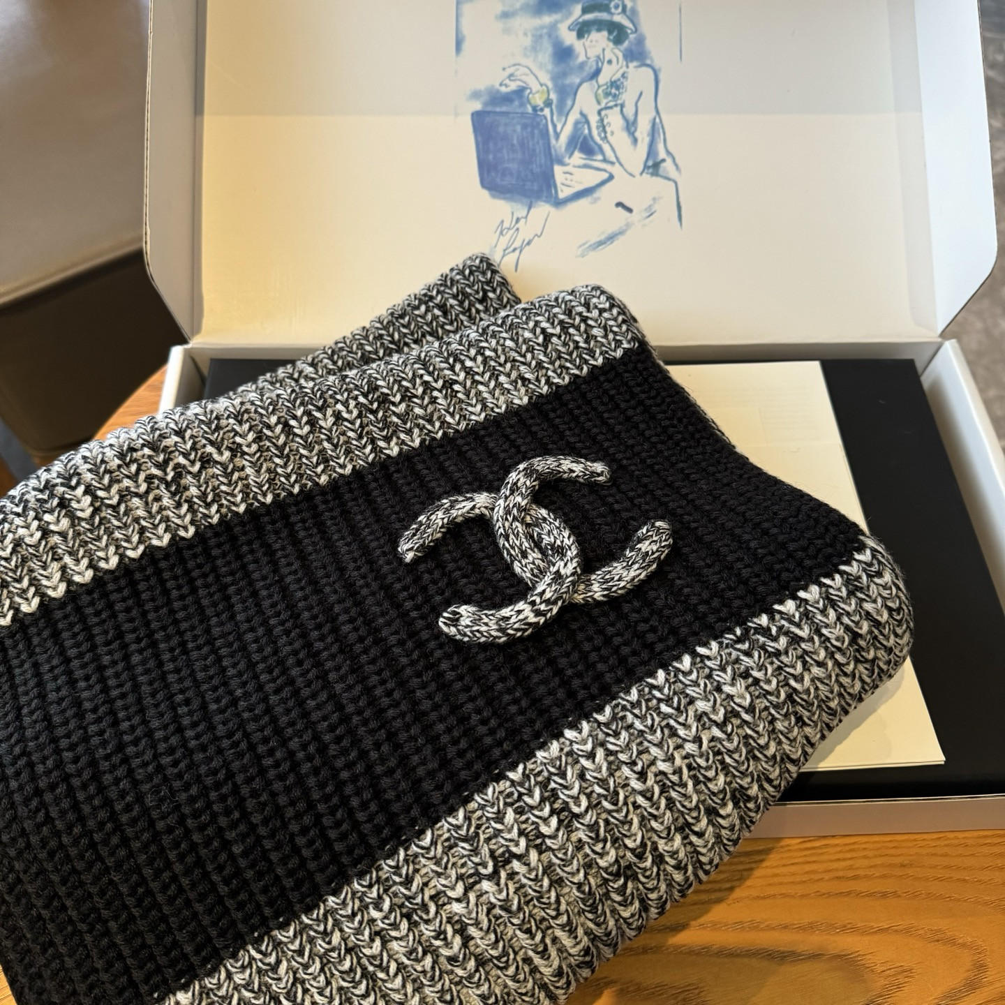 Ch*el scarf 30x200cm 100% cashmere