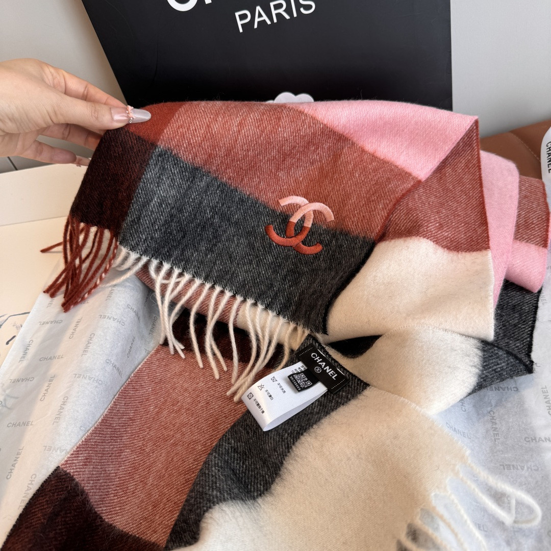 Ch*el scarf 30x200cm 100% lamb