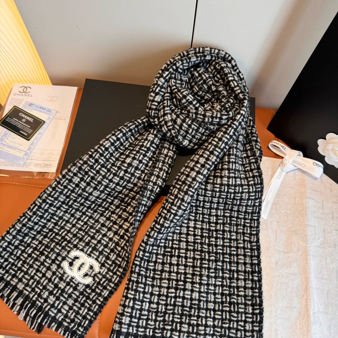 Ch*el scarf 38x185cm 100% cashmere