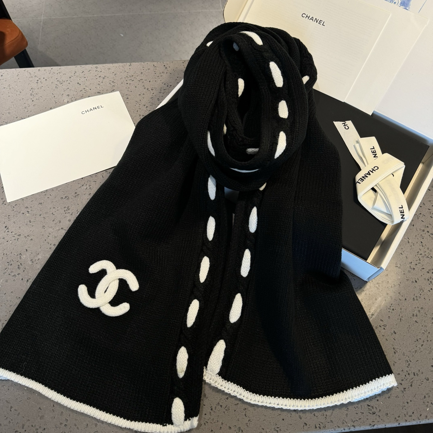 Ch*el scarf 32x170cm 100% cashmere