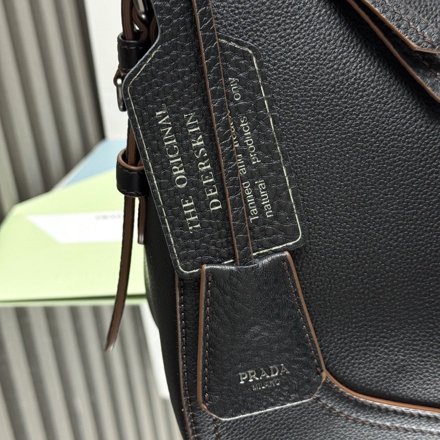 Pra*a aimèe large leather shoulder bag 20x36x11cm