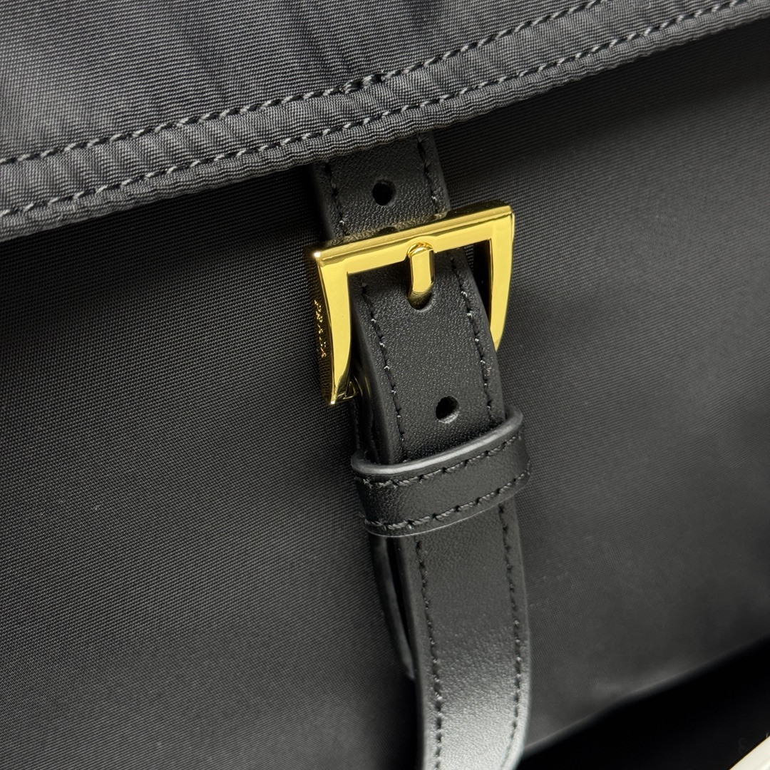 Pra*a explore large re-nylon shoulder bag with flap 19x37.5x12cm