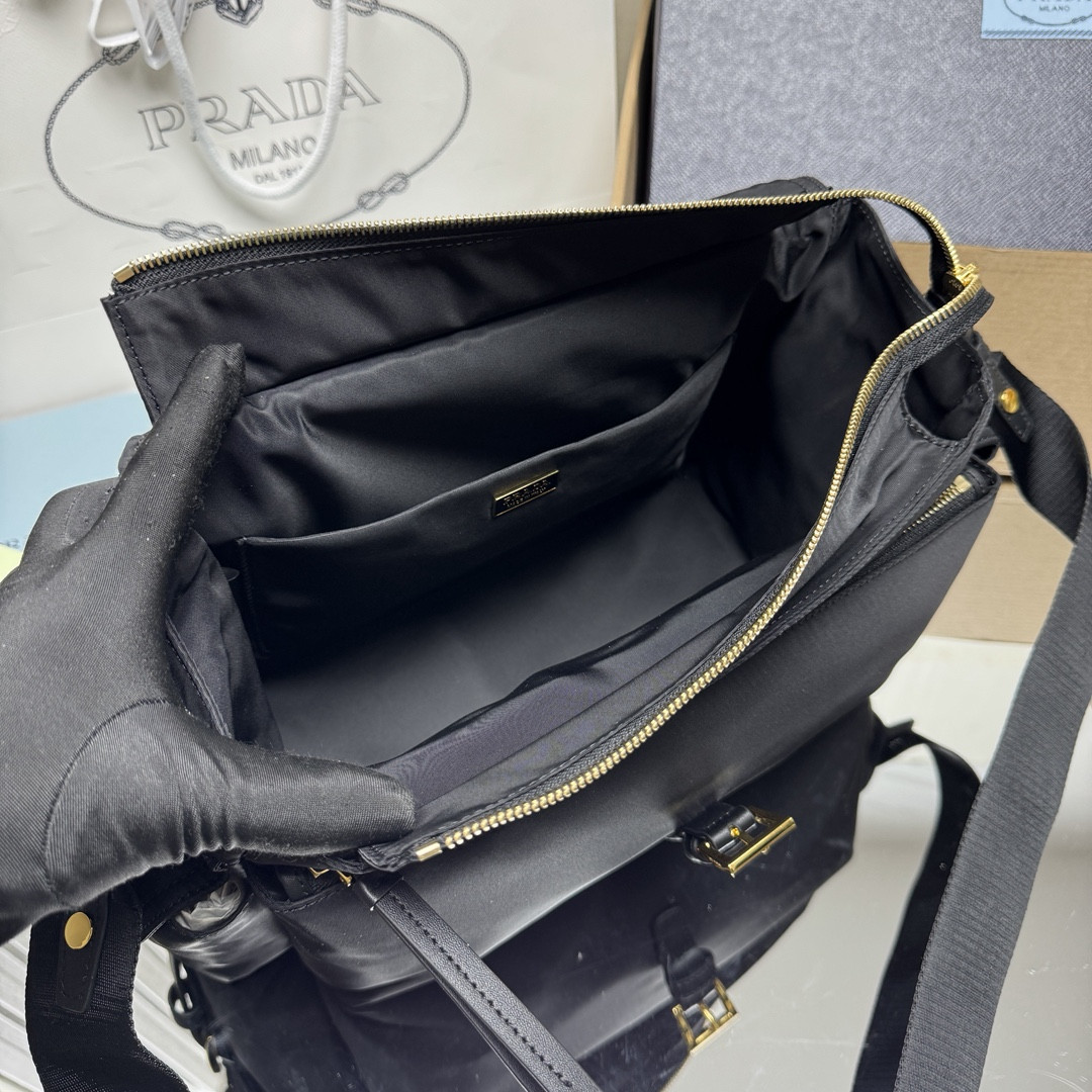 Pra*a explore large re-nylon shoulder bag with flap 19x37.5x12cm