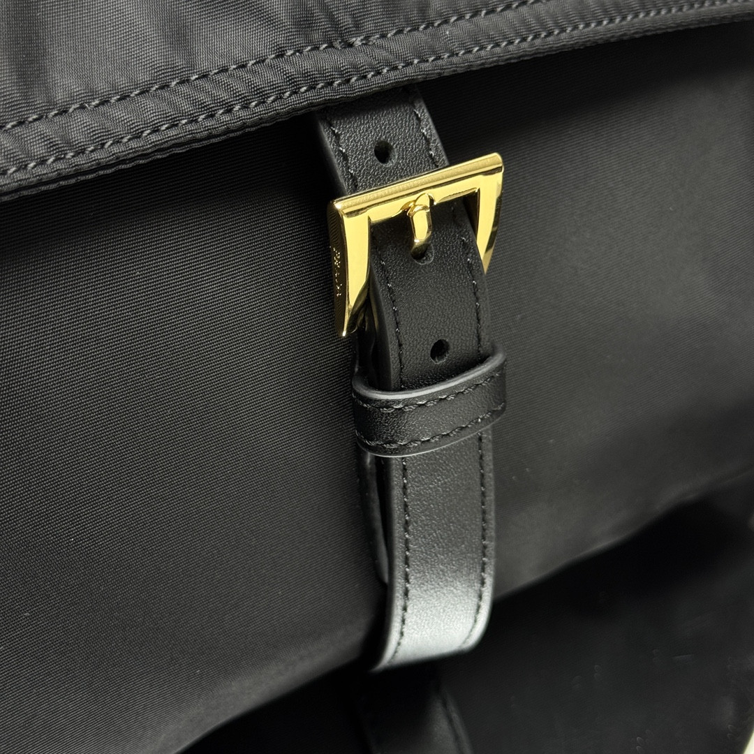 Pra*a explore medium re-nylon shoulder bag with flap 14x30x10cm