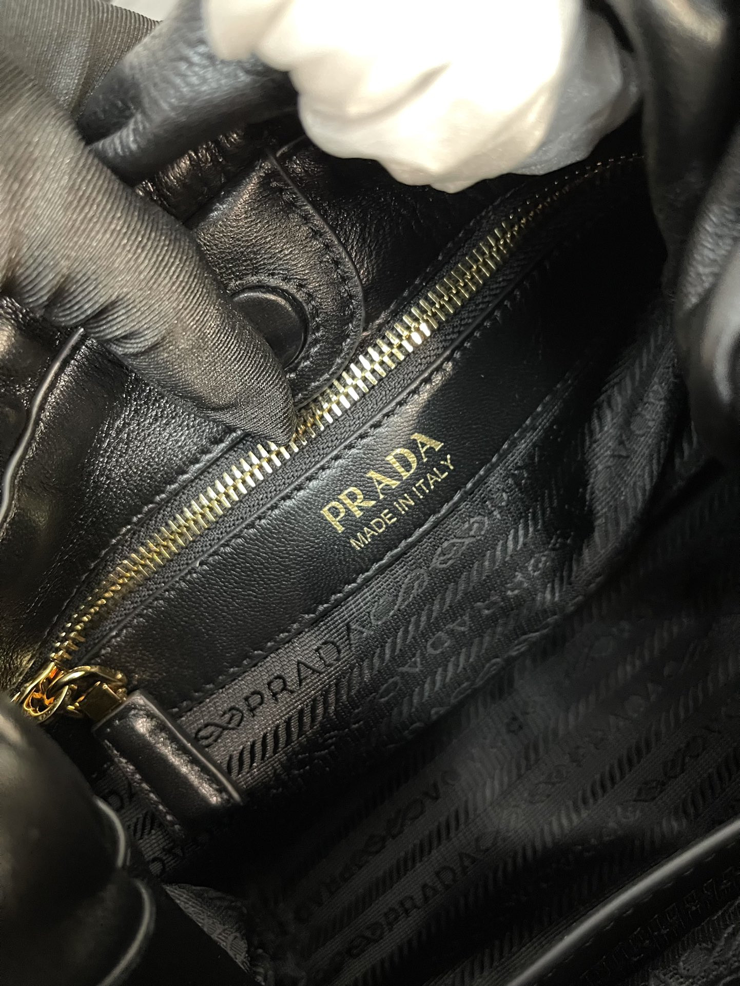 Pra*a nappa leather shoulder bag 24x25x11cm