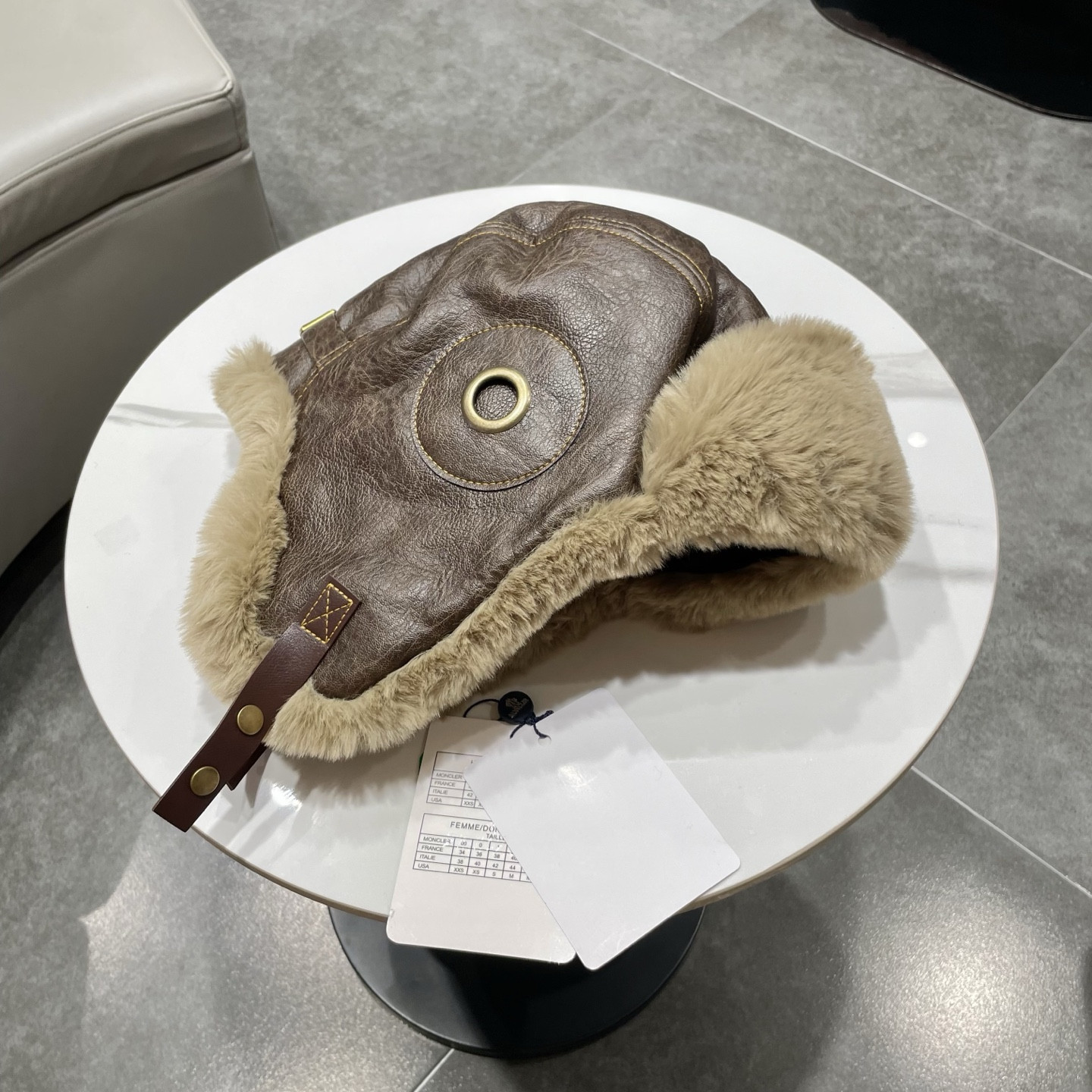 F**di trapper hat