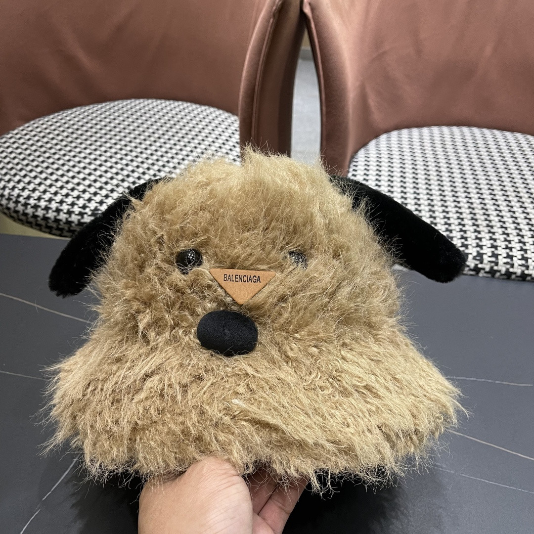 Ba*len*cia*ga furry dog beanie