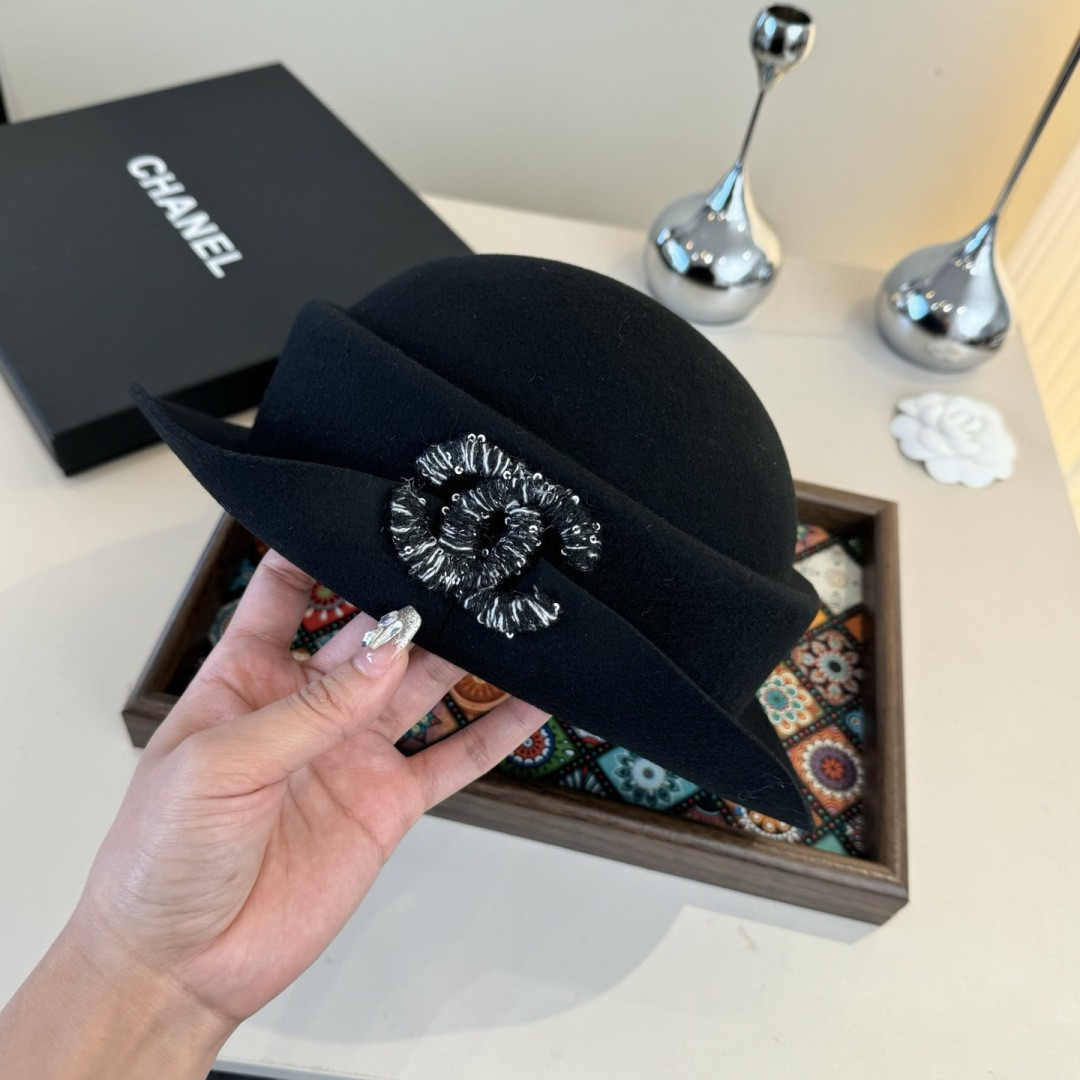 Ch*el hat 57cm head circumference