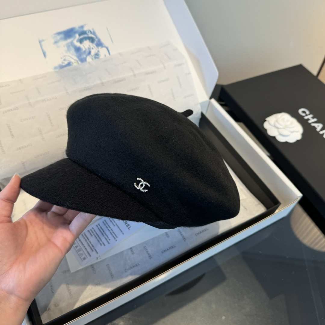 Ch*el wool felt beret