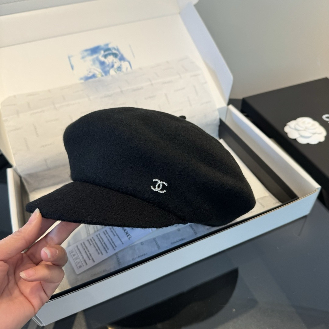 Ch*el wool felt beret