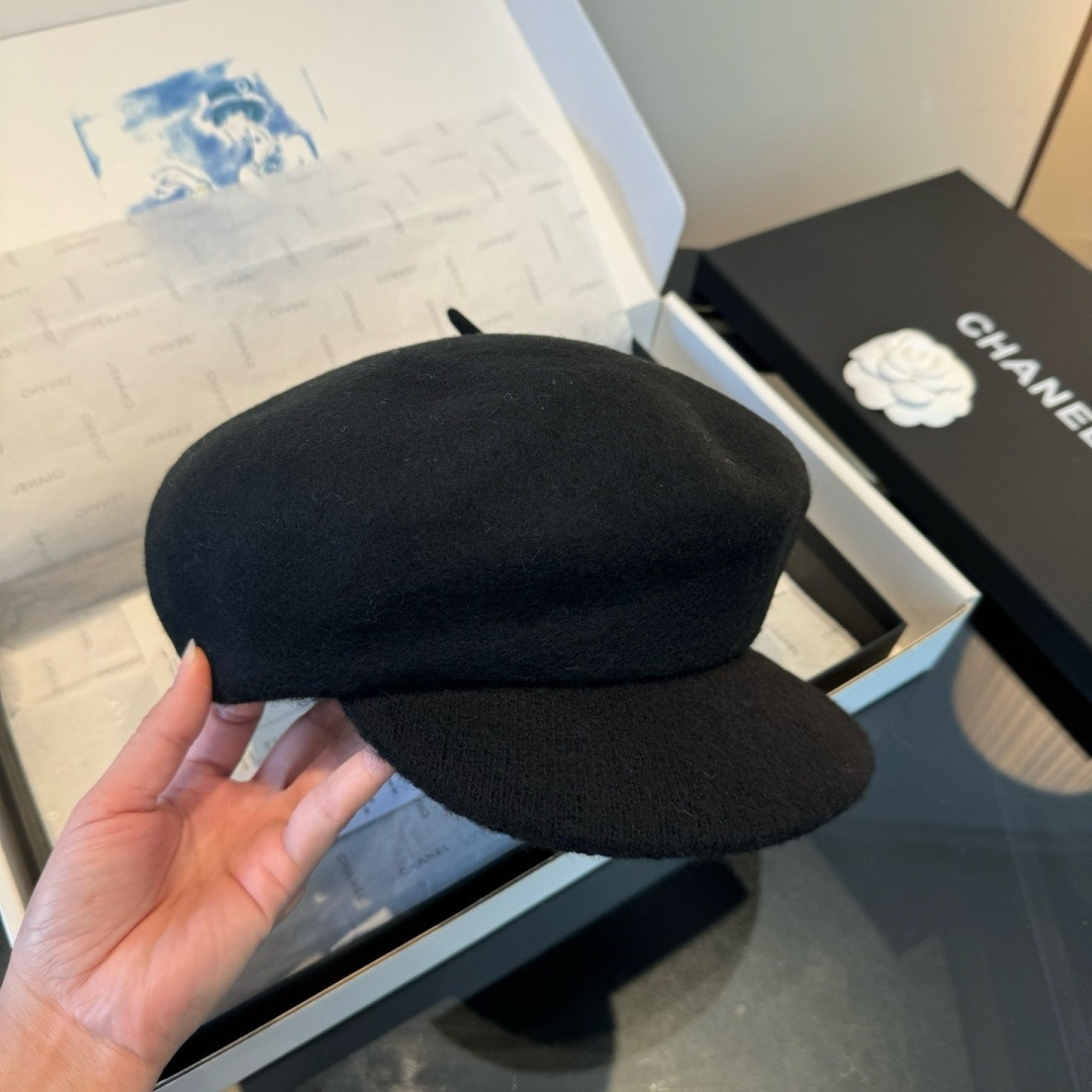 Ch*el wool felt beret