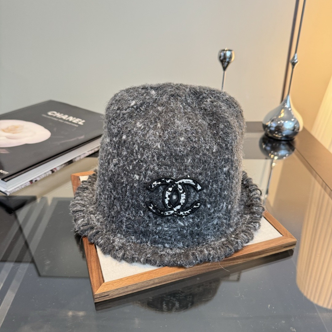 Ch*el knit bucket hat