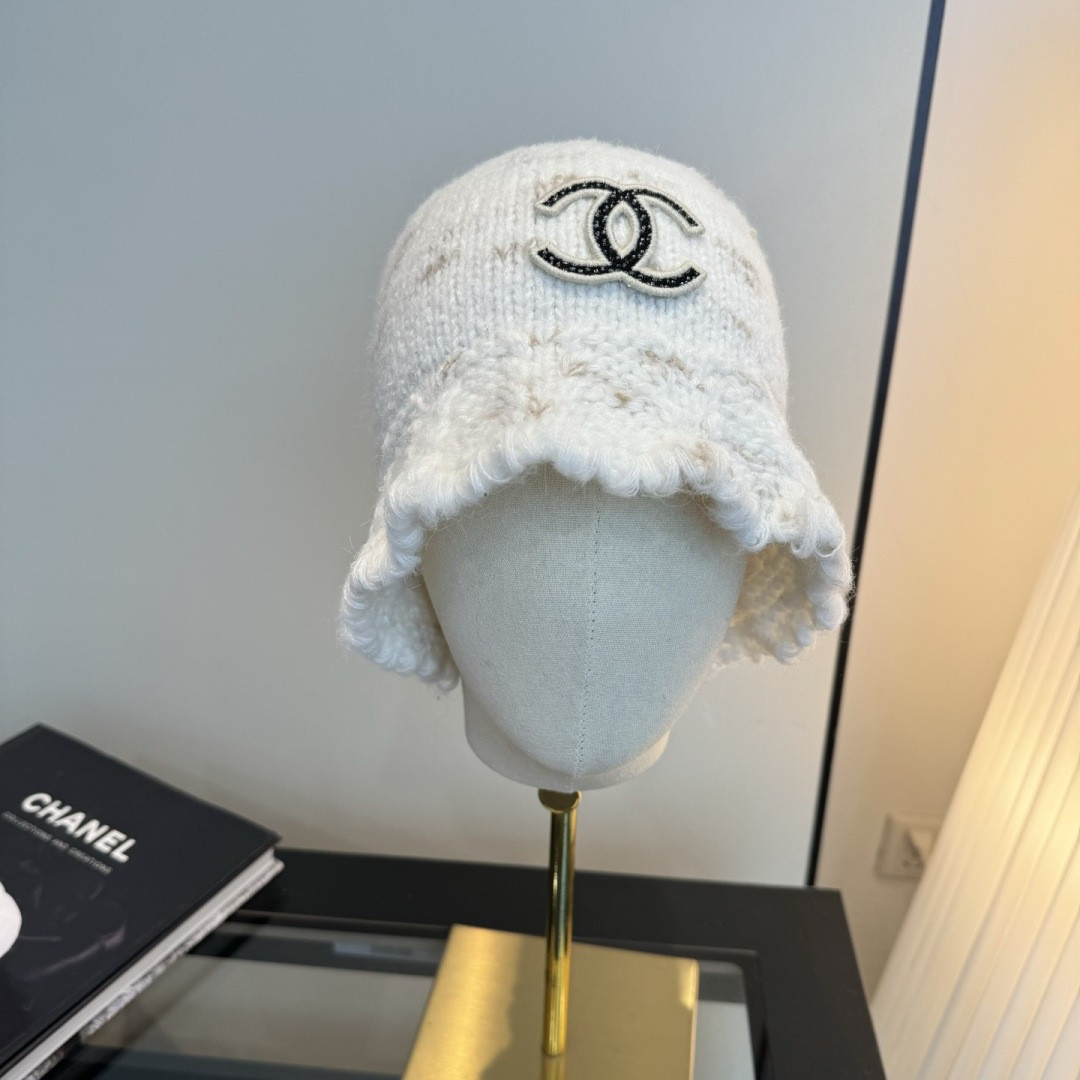 Ch*el knit bucket hat