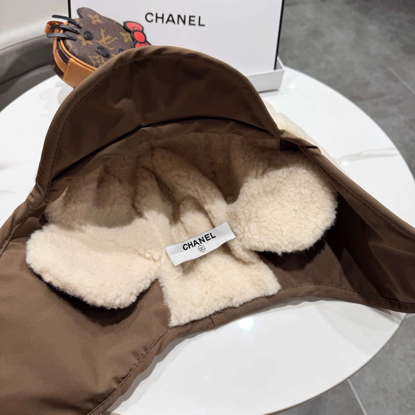 Ch*el hat