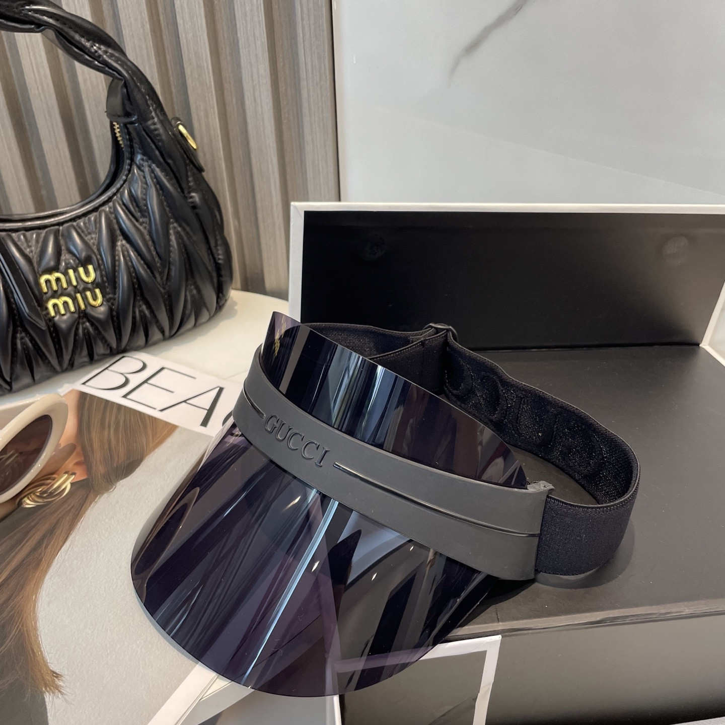 G*u*i visor hat