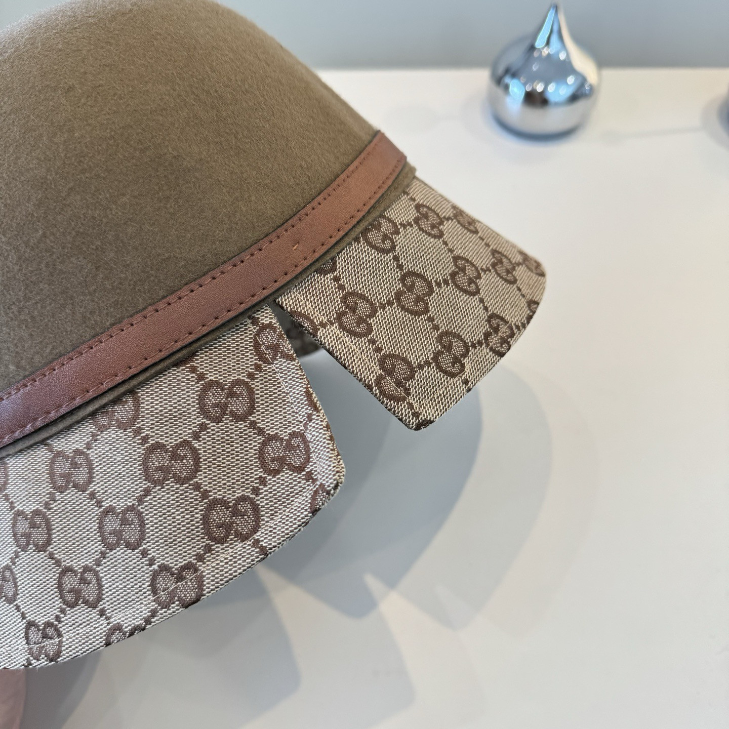 G*u*i bucket hat 57cm head circumference