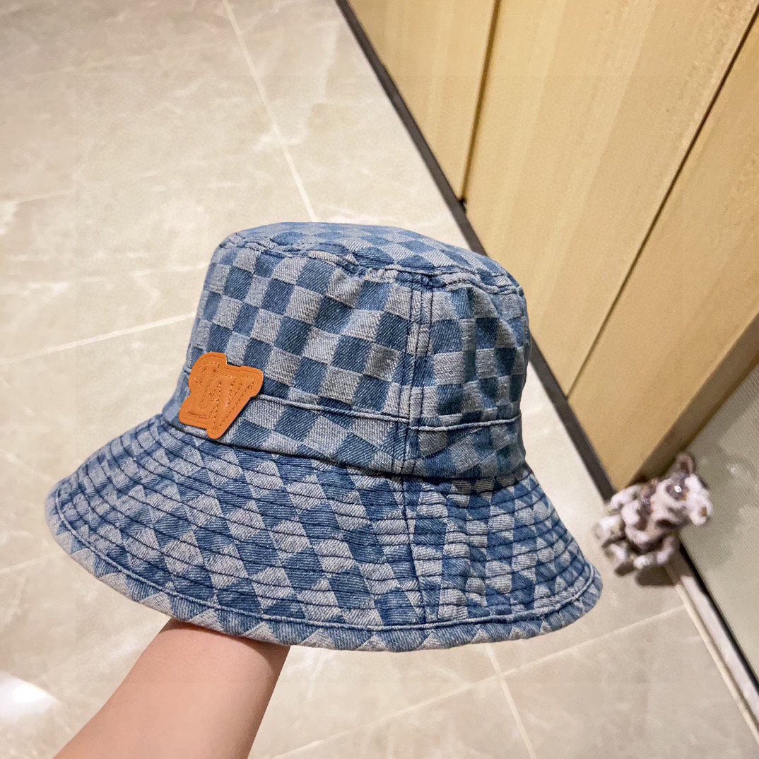 l0*is V*t0n bucket hat