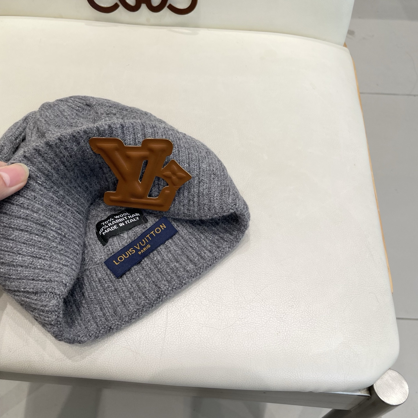 l0*is V*t0n beanie 70% wool 30% rabbit hair