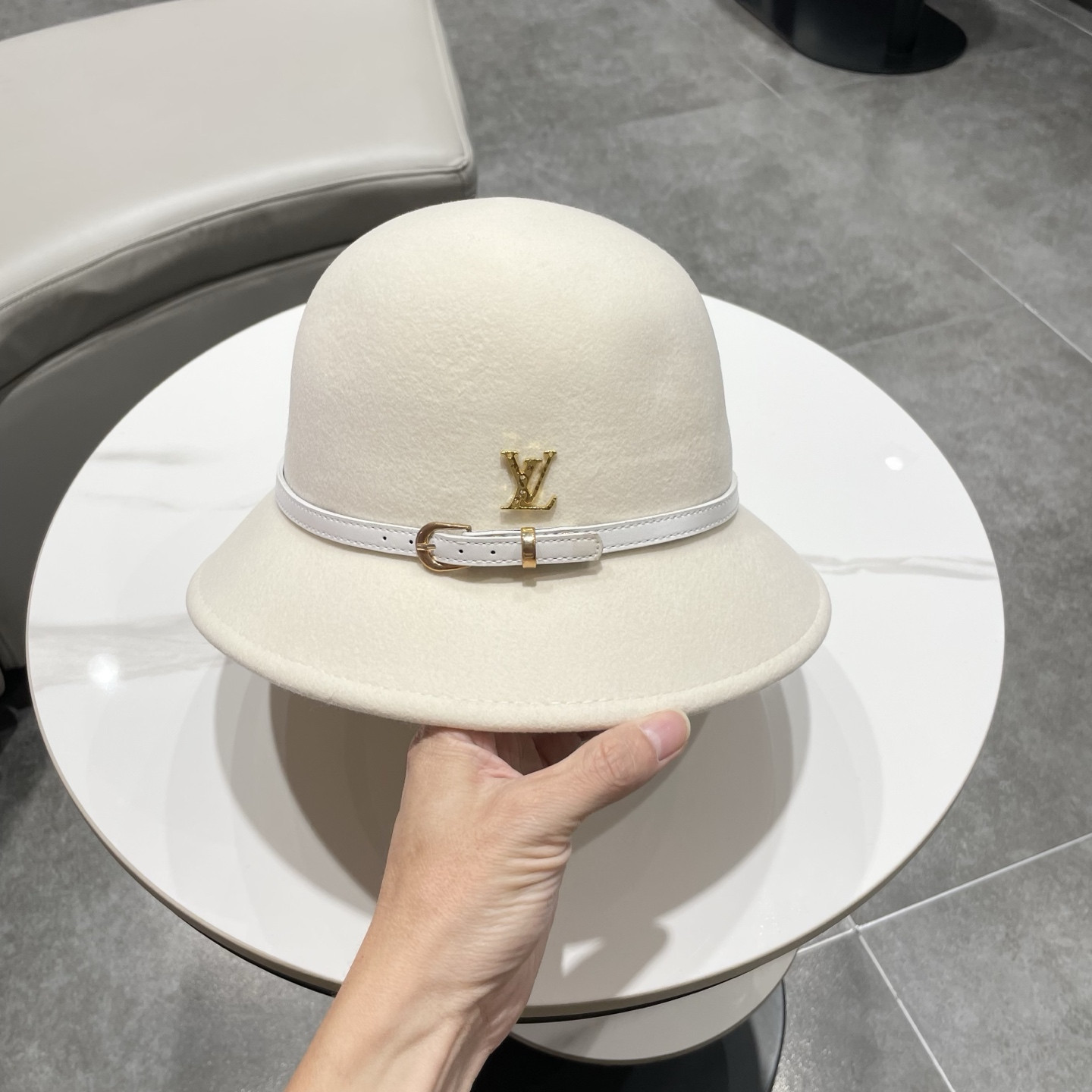 l0*is V*t0n bucket hat 100% wool 57cm head circumference