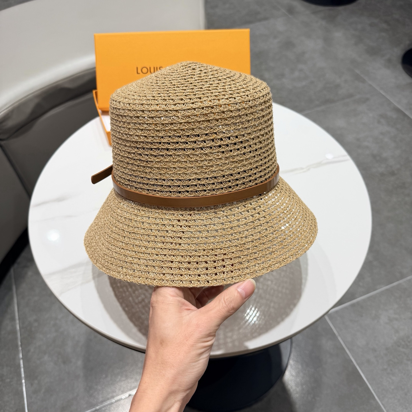 l0*is V*t0n straw bucket hat