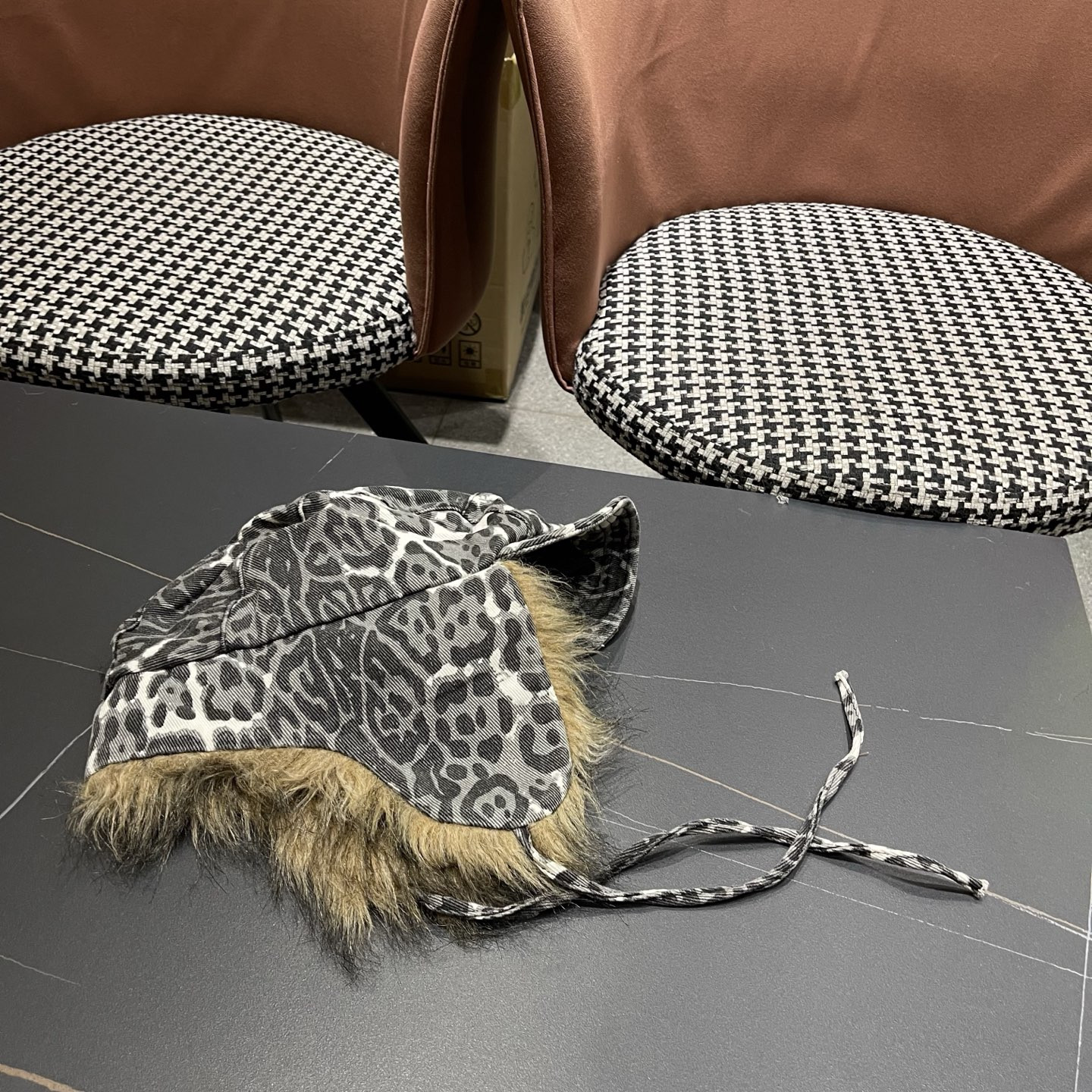 l0*is V*t0n trapper hat