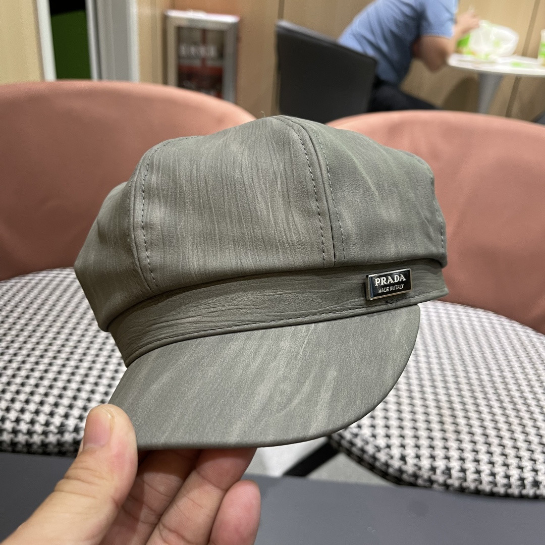 Pra*a newsboy cap