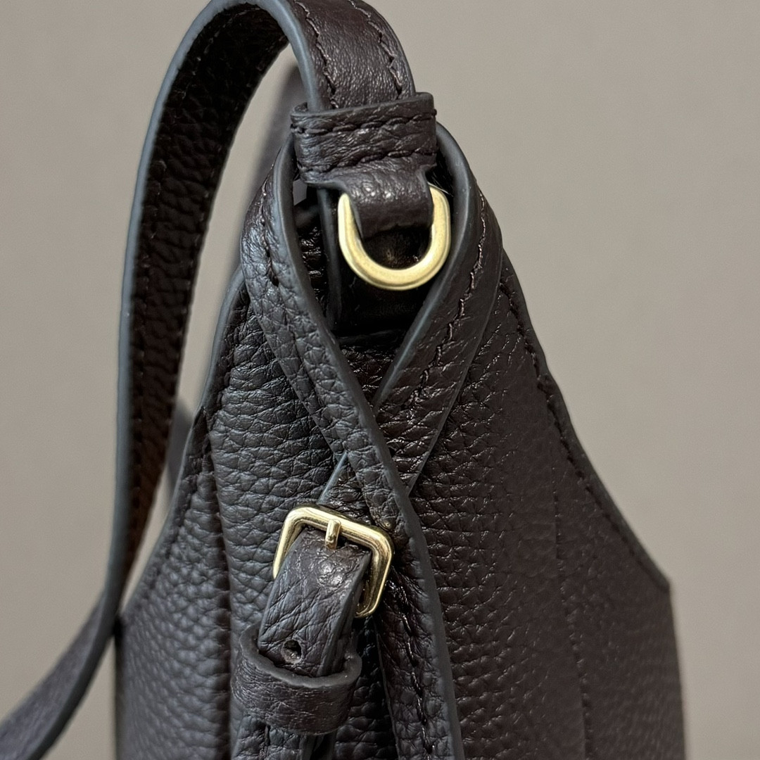 M1v M1v leather bucket bag 18x16x7cm