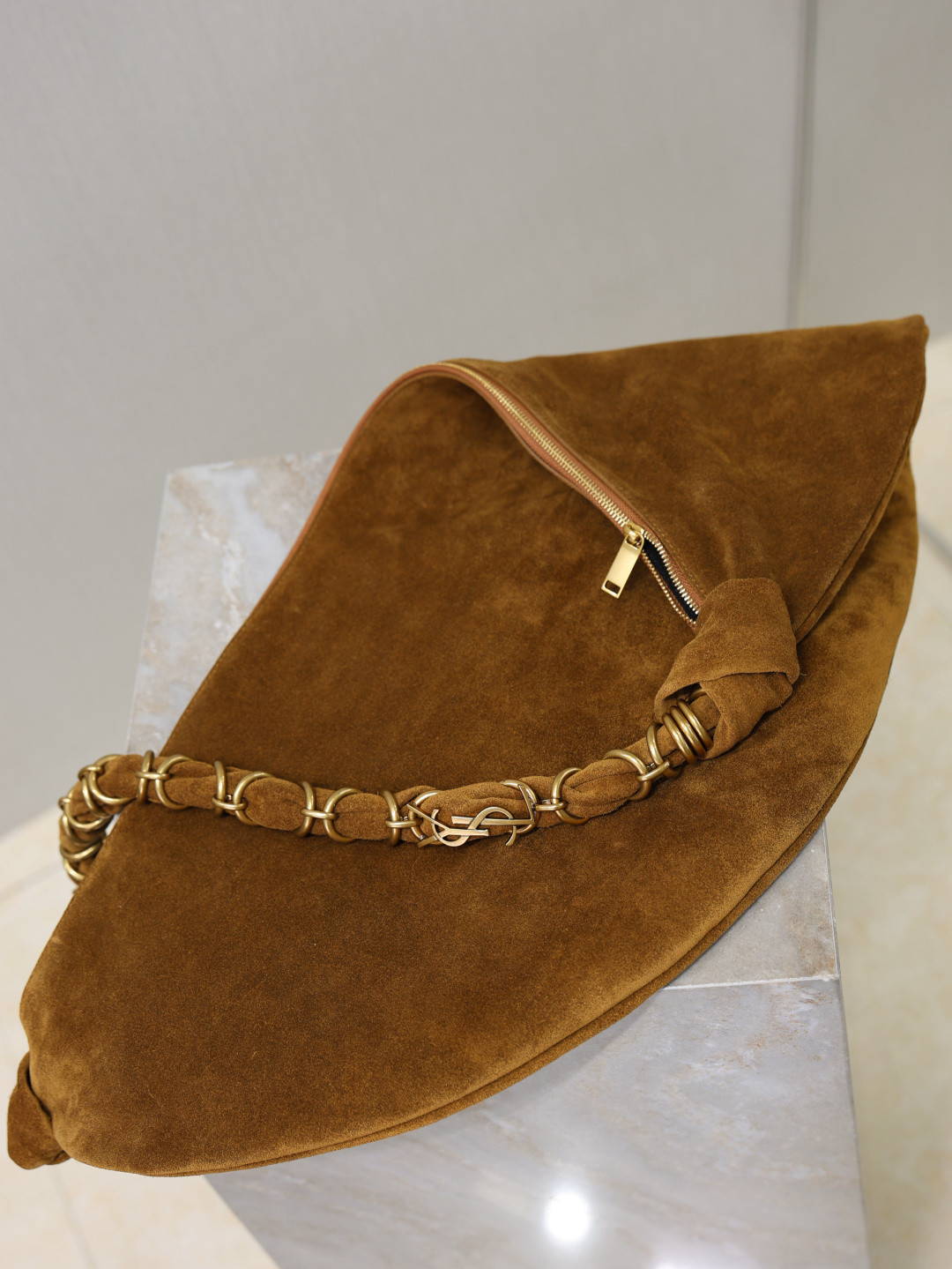 Y*L amalia hobo in suede 23-62x28x4cm
