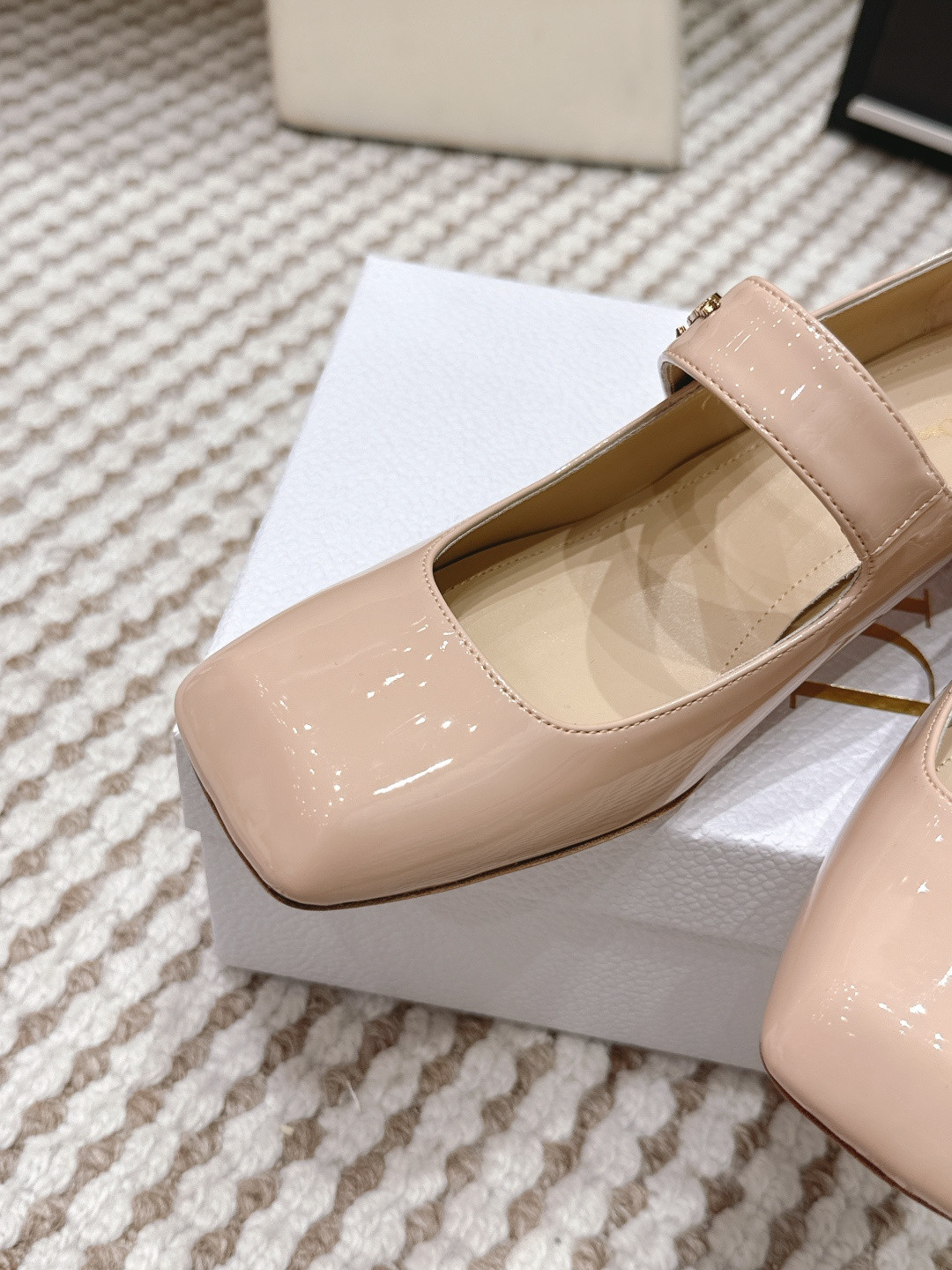 ua D*or lolita high heels