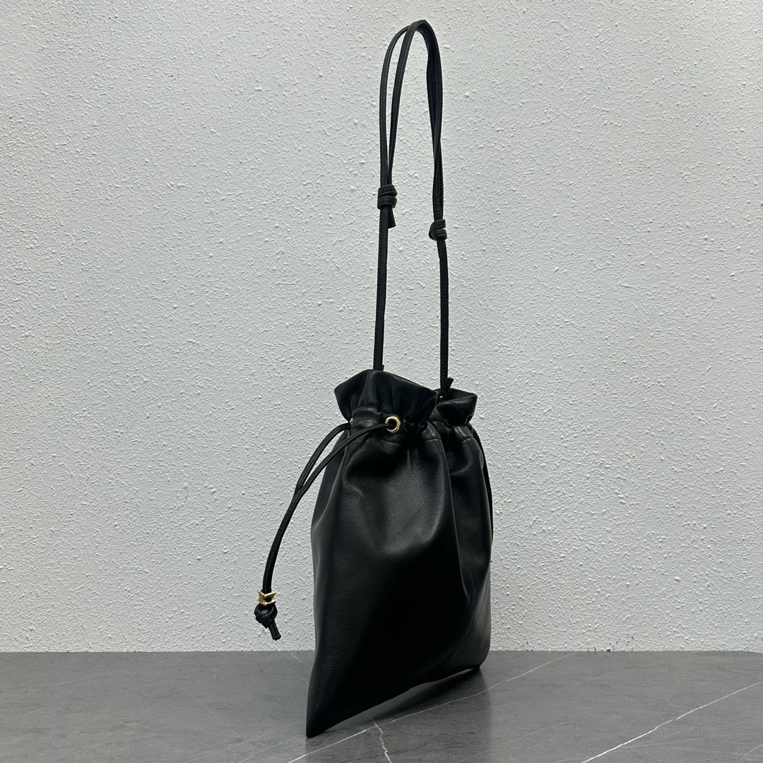Ce**e small crystal pouch in lambskin 29x32x0.5cm