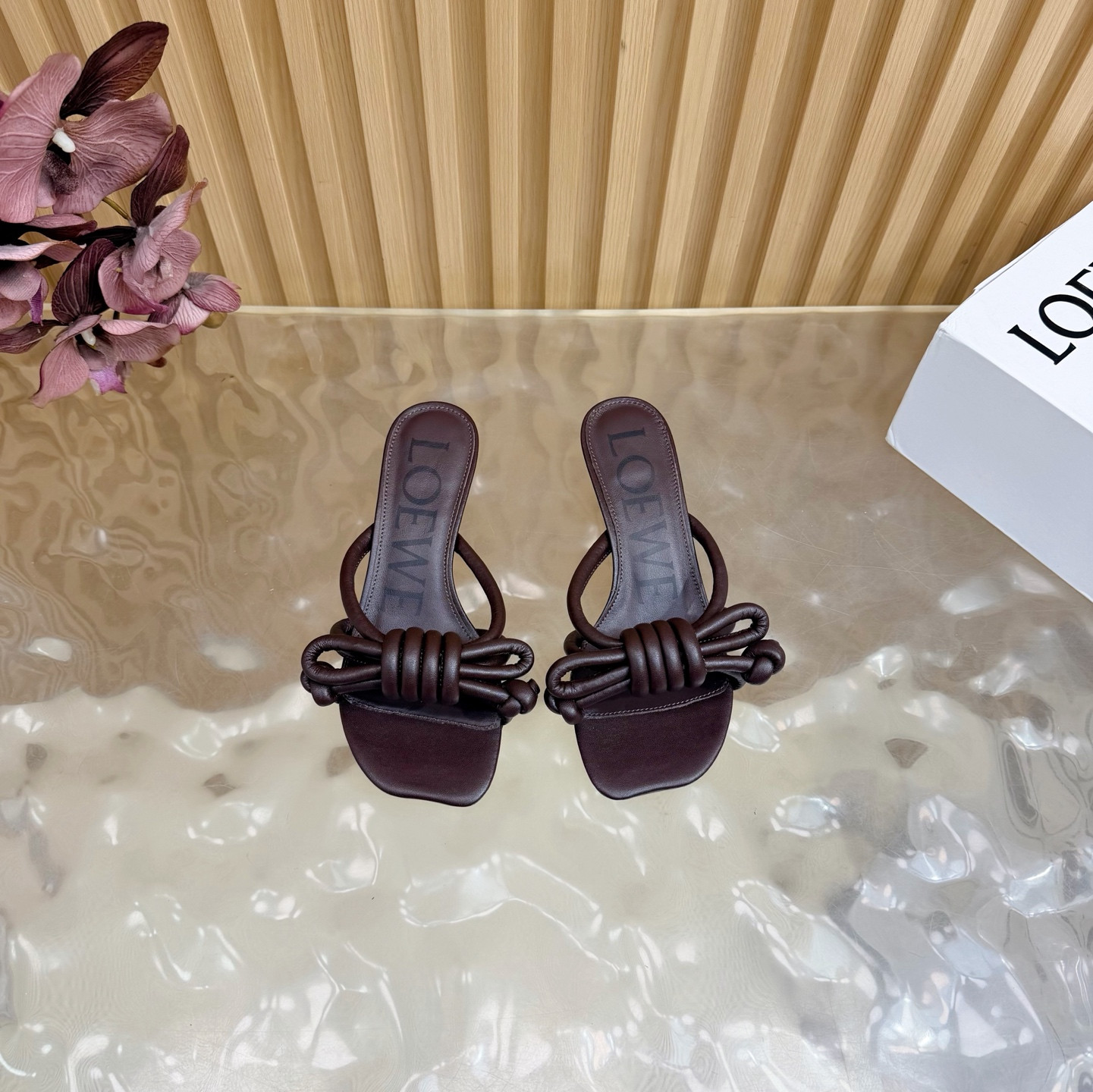 ua L0ew* flamenco knot sandal