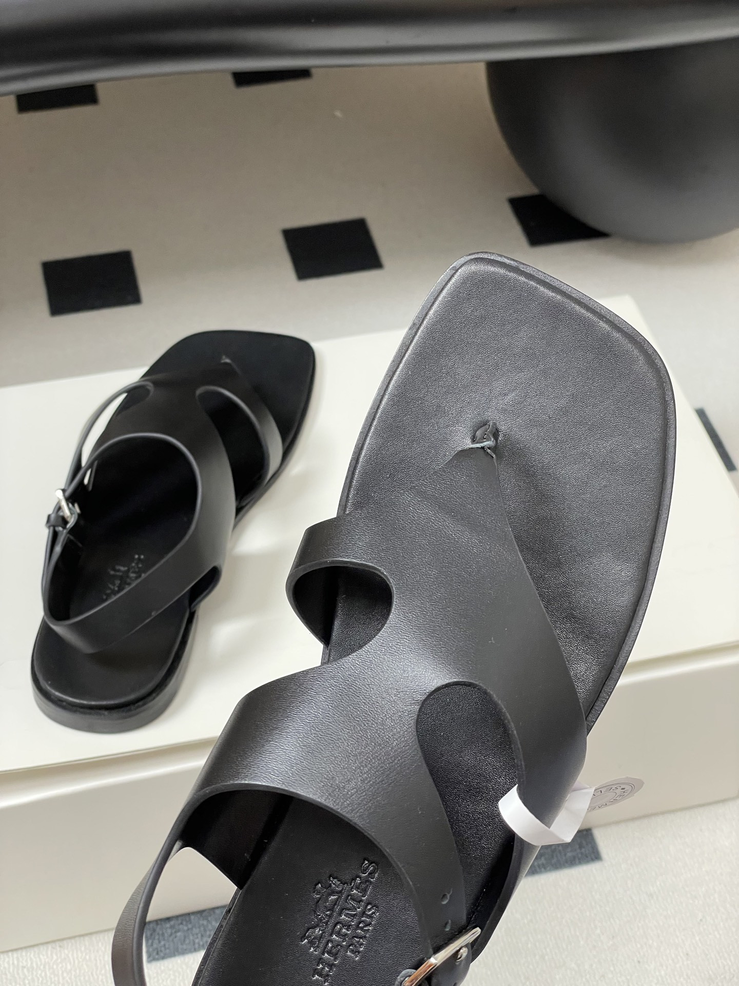 ua H**mes karen sandal