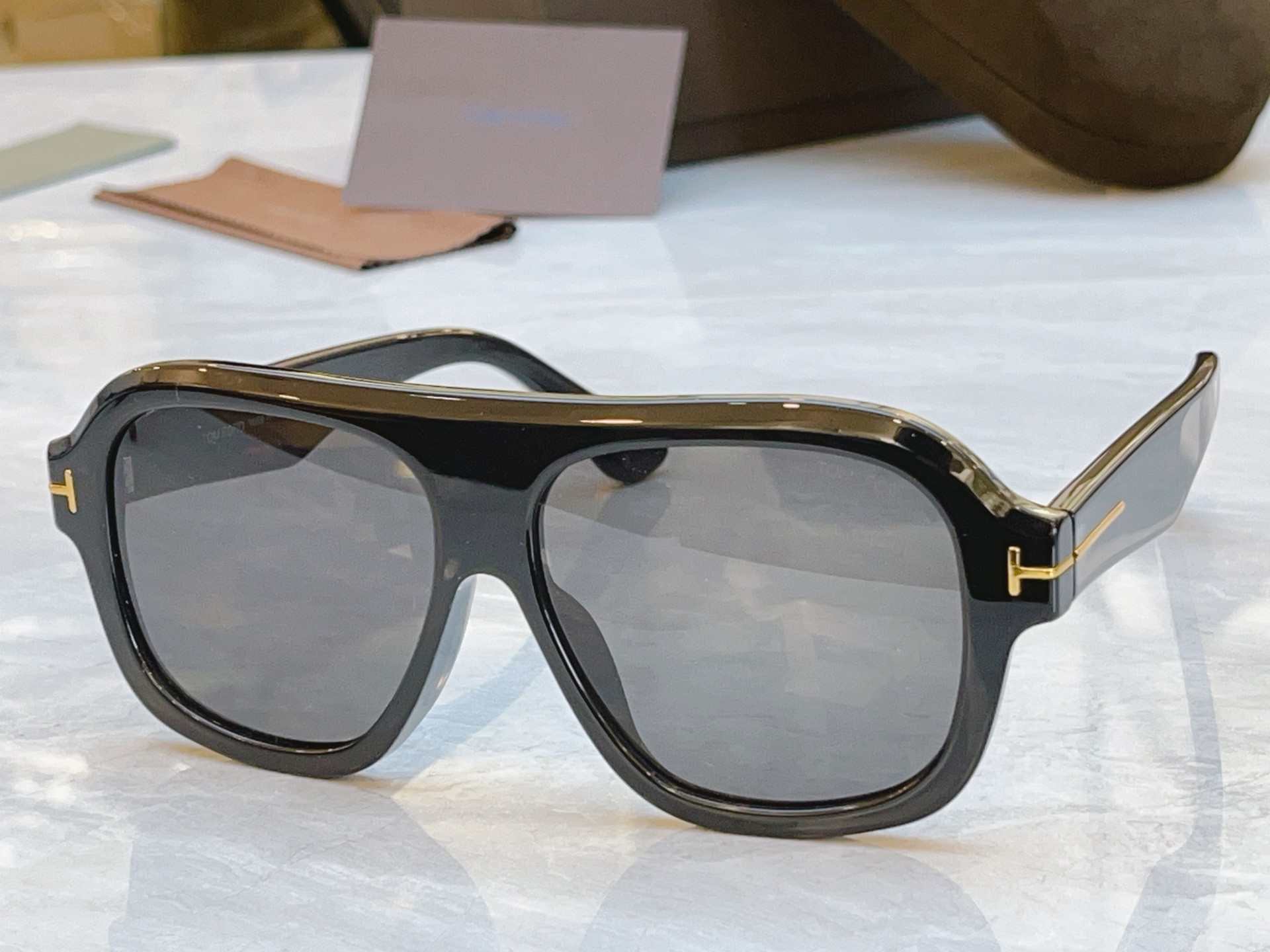 t0m F0rd glasses tf132401b 56-14-145