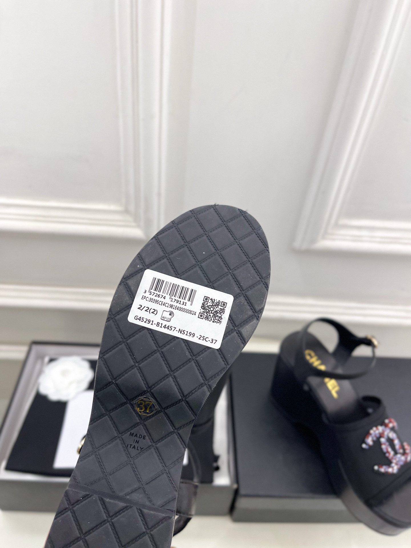 ua Ch*el sandals 9.5cm heel