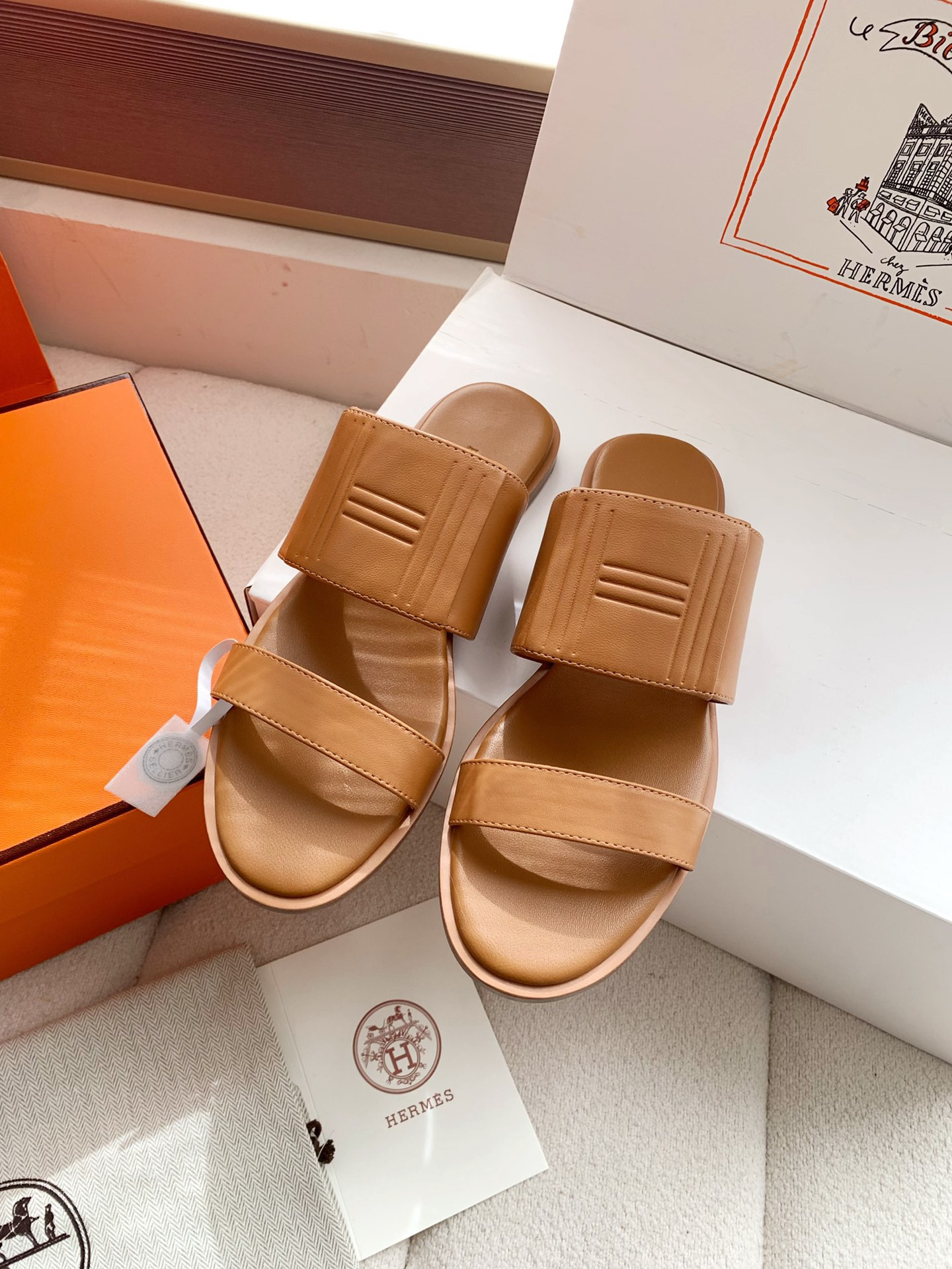 ua H**mes mona sandal