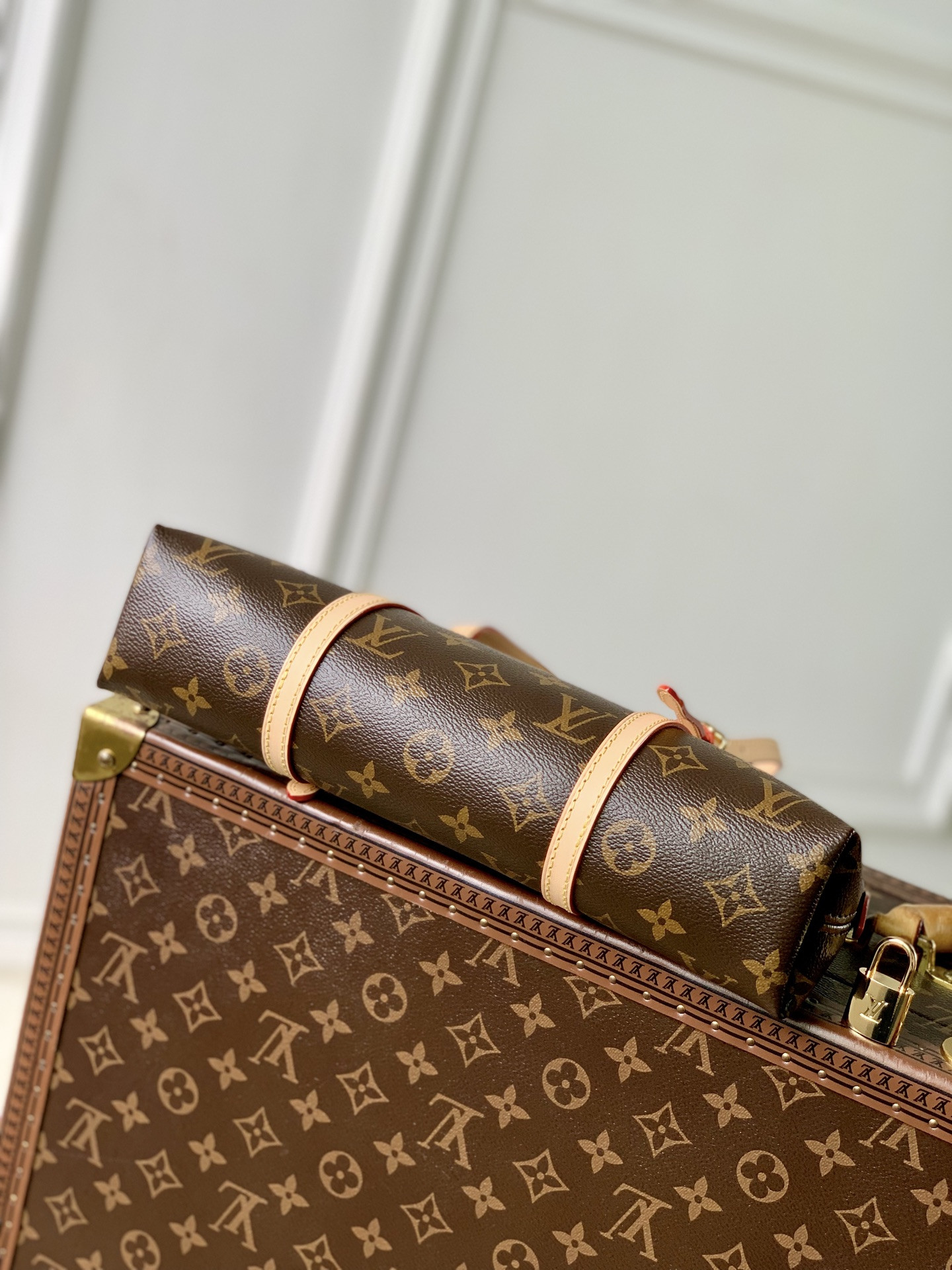 LV SQUIRE EAST WEST Handbag M28953 29x14x8cm