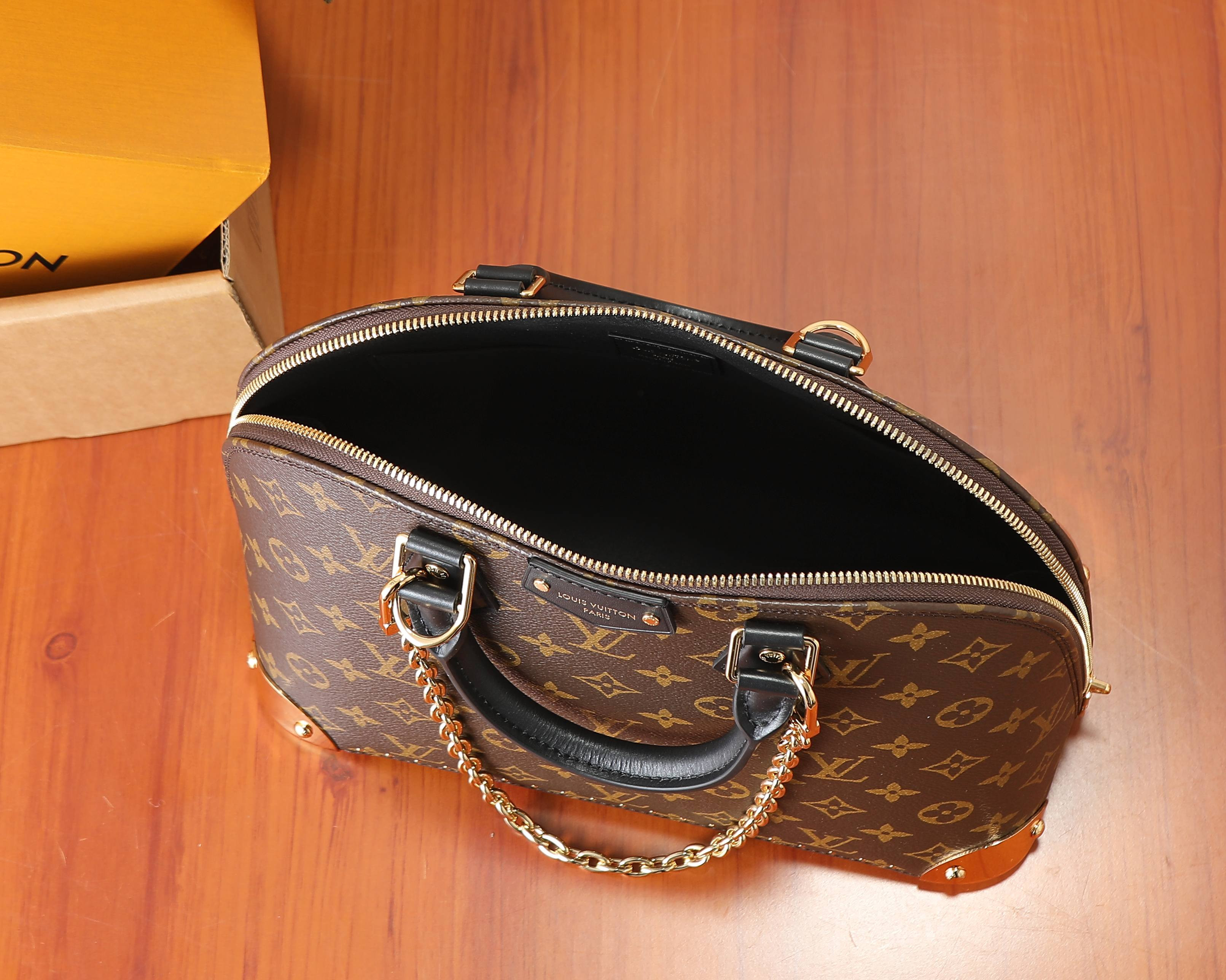 LV Alma Trunk PM M27216 31x25x16cm