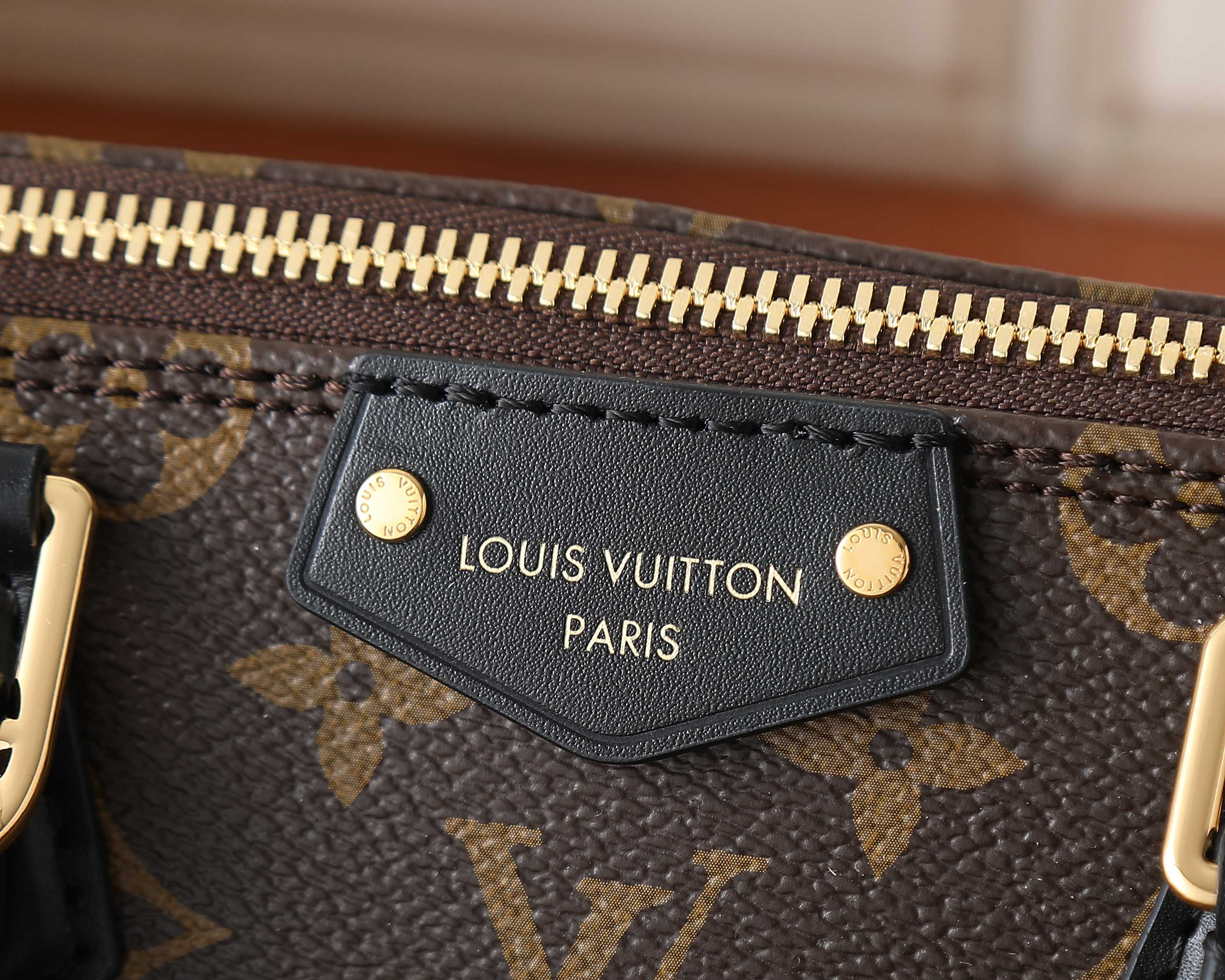 LV Alma Trunk PM M27216 31x25x16cm