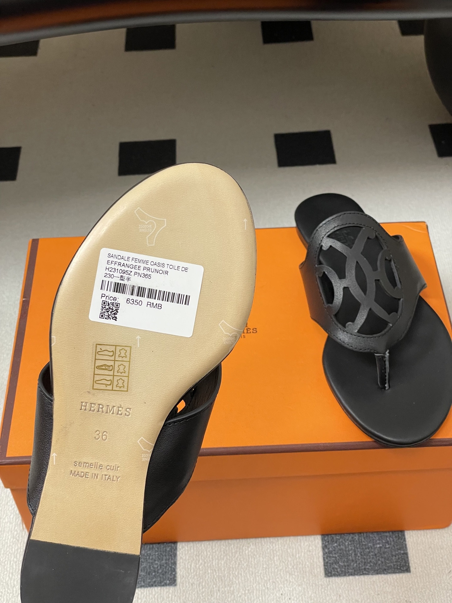 ua H**mes mage sandal