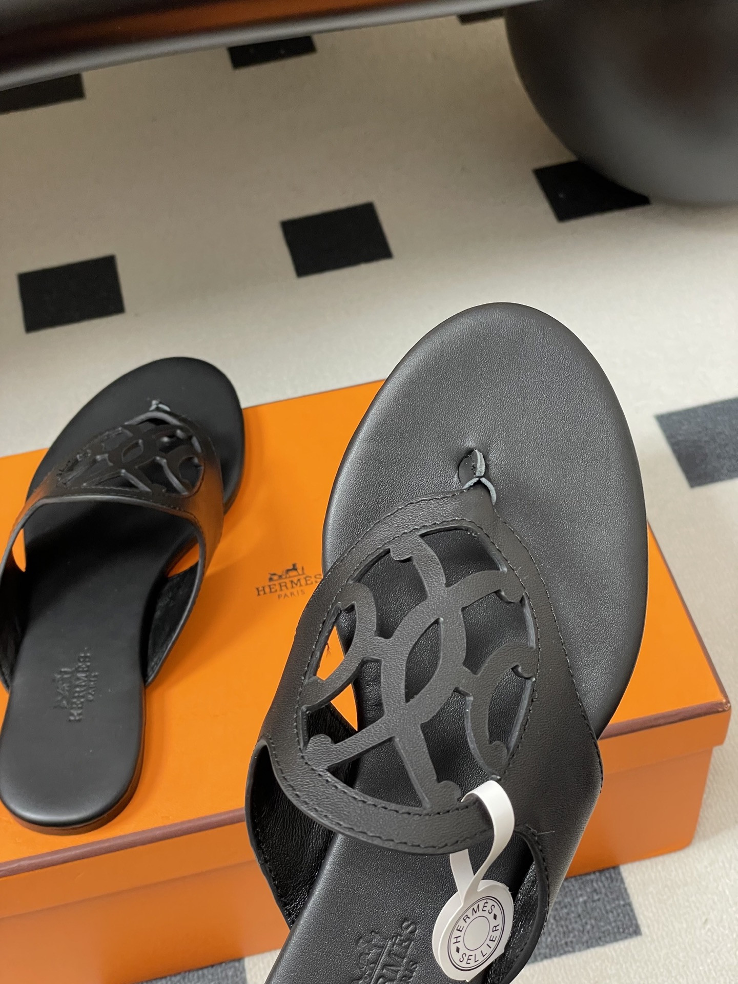 ua H**mes mage sandal