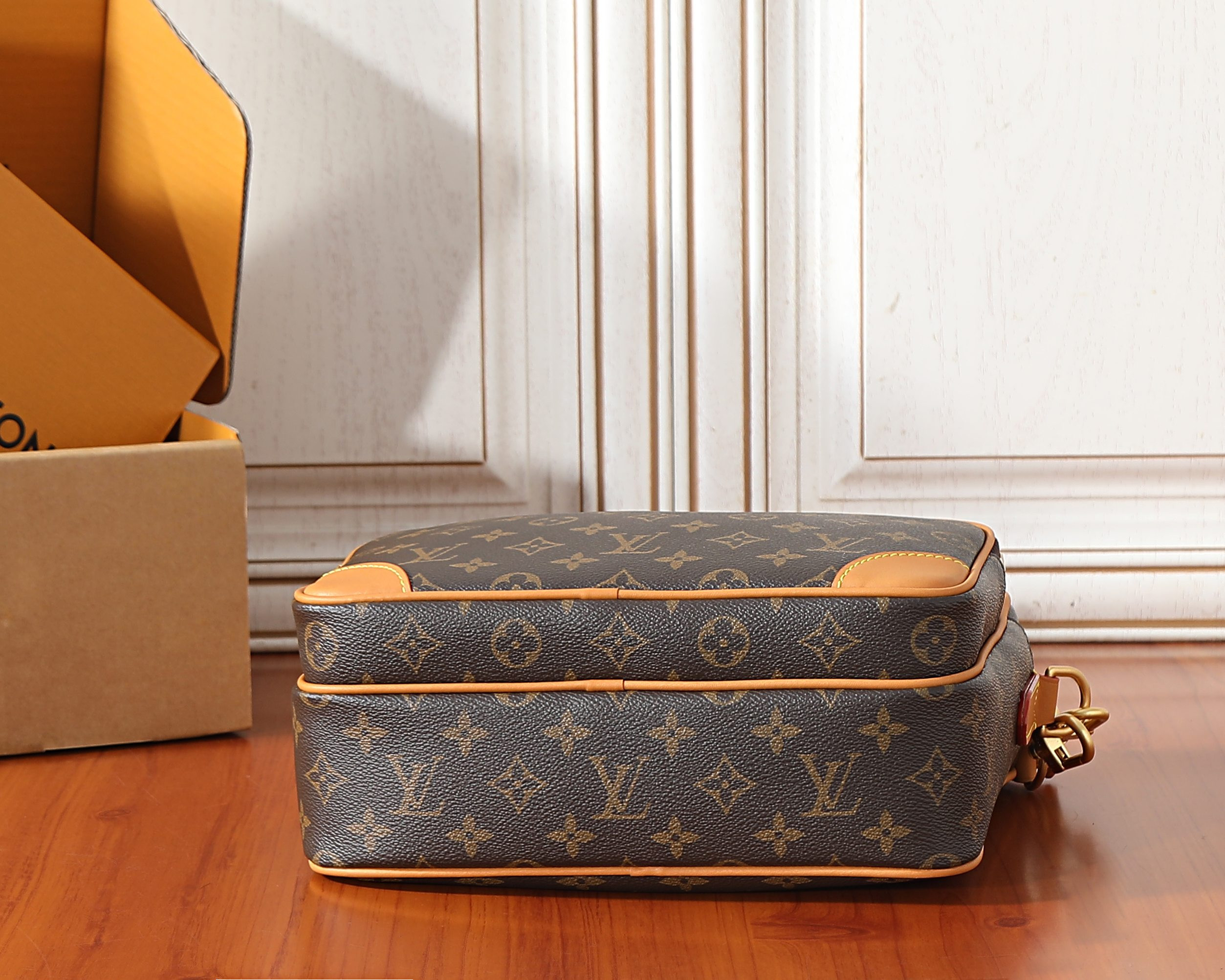 LV NIL Large Handbag M27852 28.5x20x11.5cm