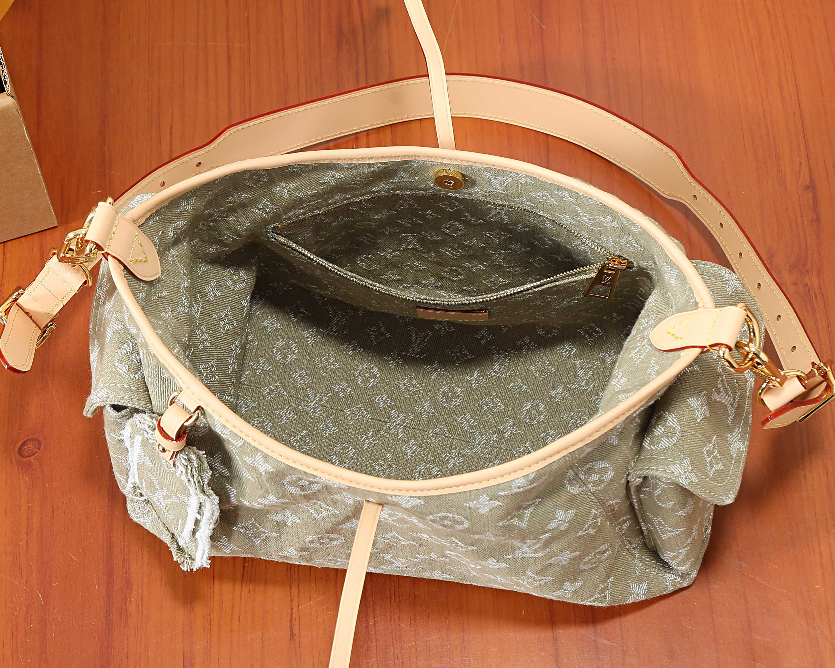LV Carryall Cargo PM M27623 33.5x23x15cm